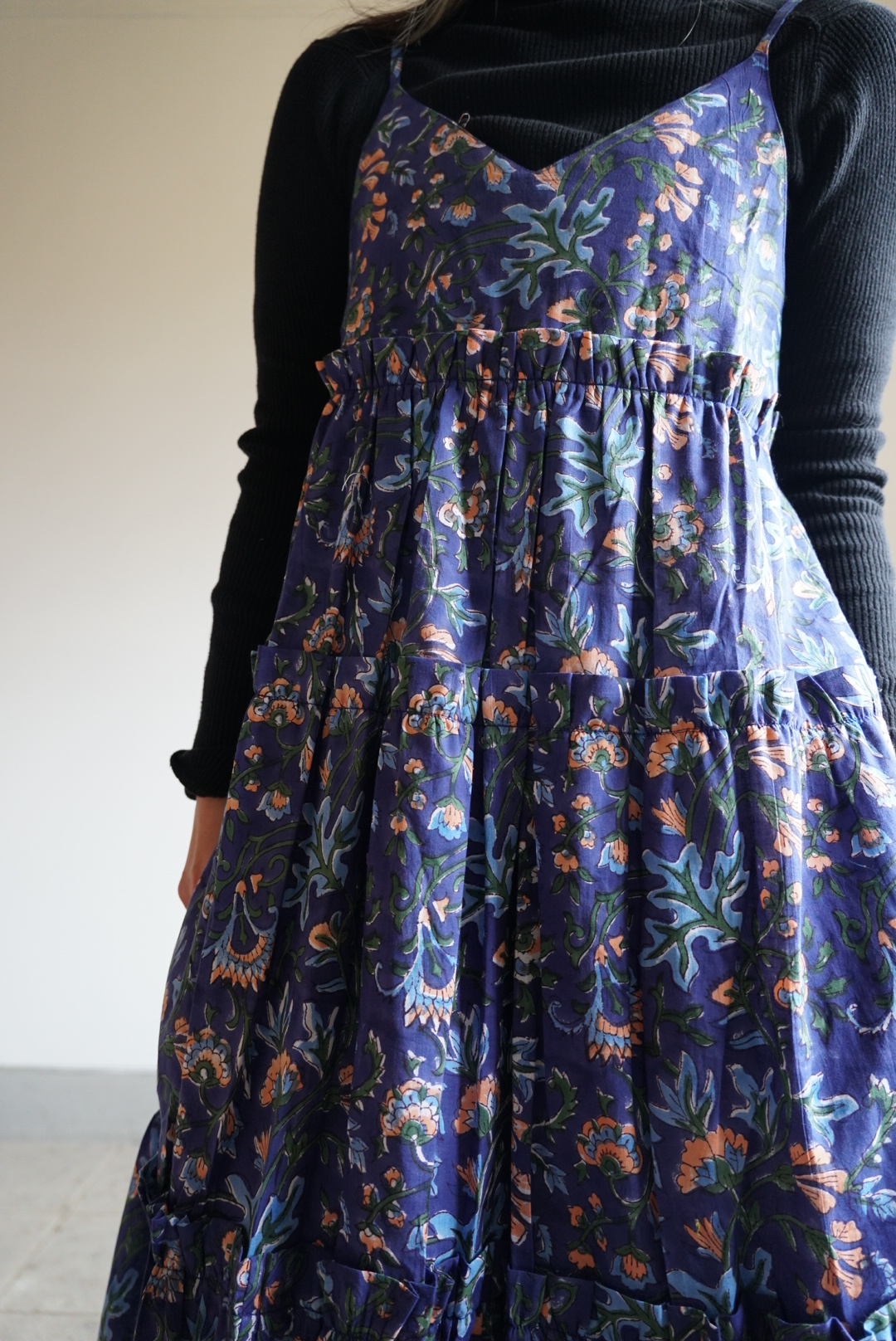 midnight blue camisole tiered dress - 画像 (9)