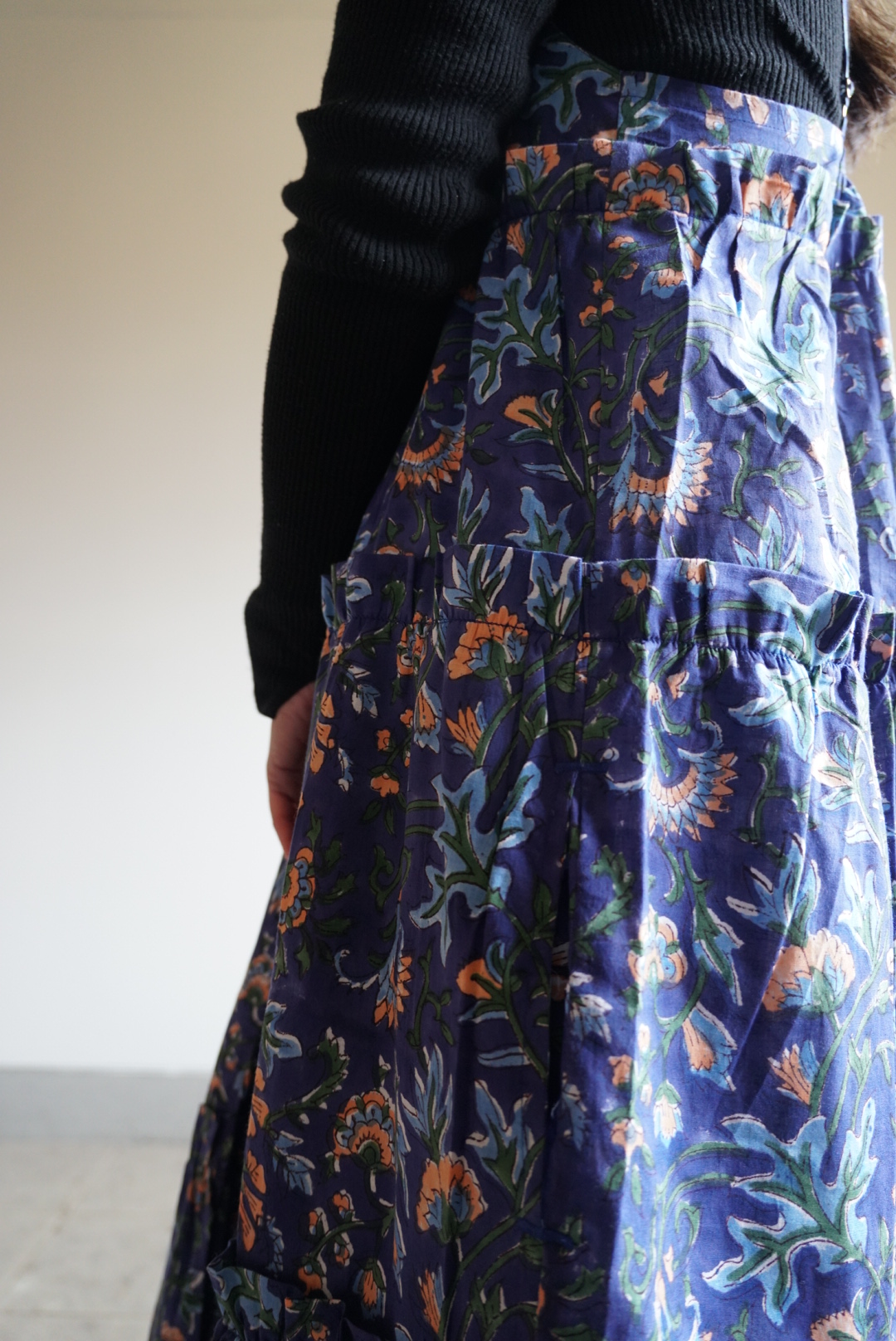 midnight blue camisole tiered dress - 画像 (10)