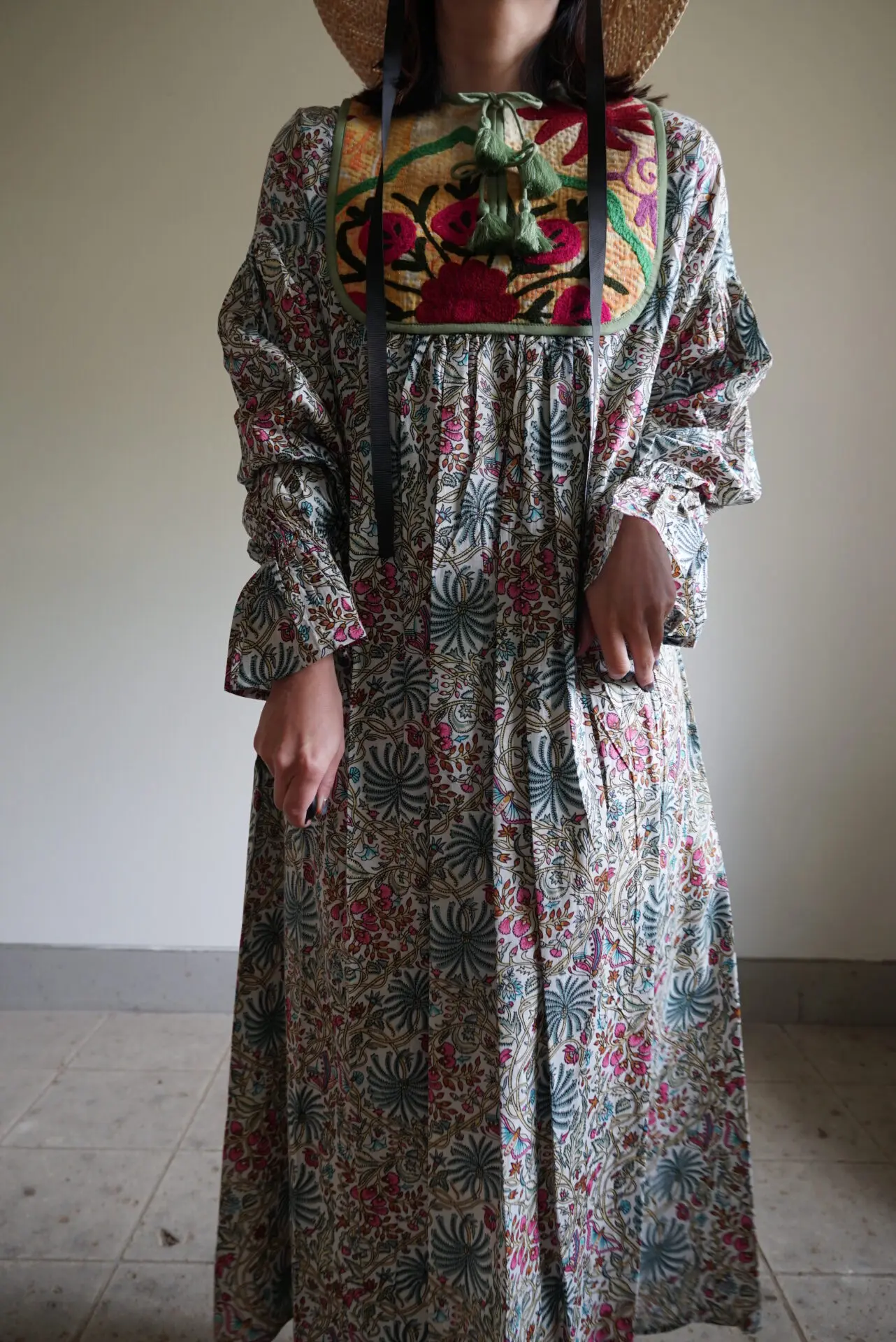 suzani pink green kantha dress #2604005 | nioki with AMKUPi