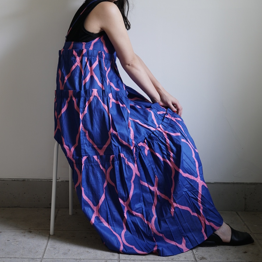 blue × pink camisole tiered dress