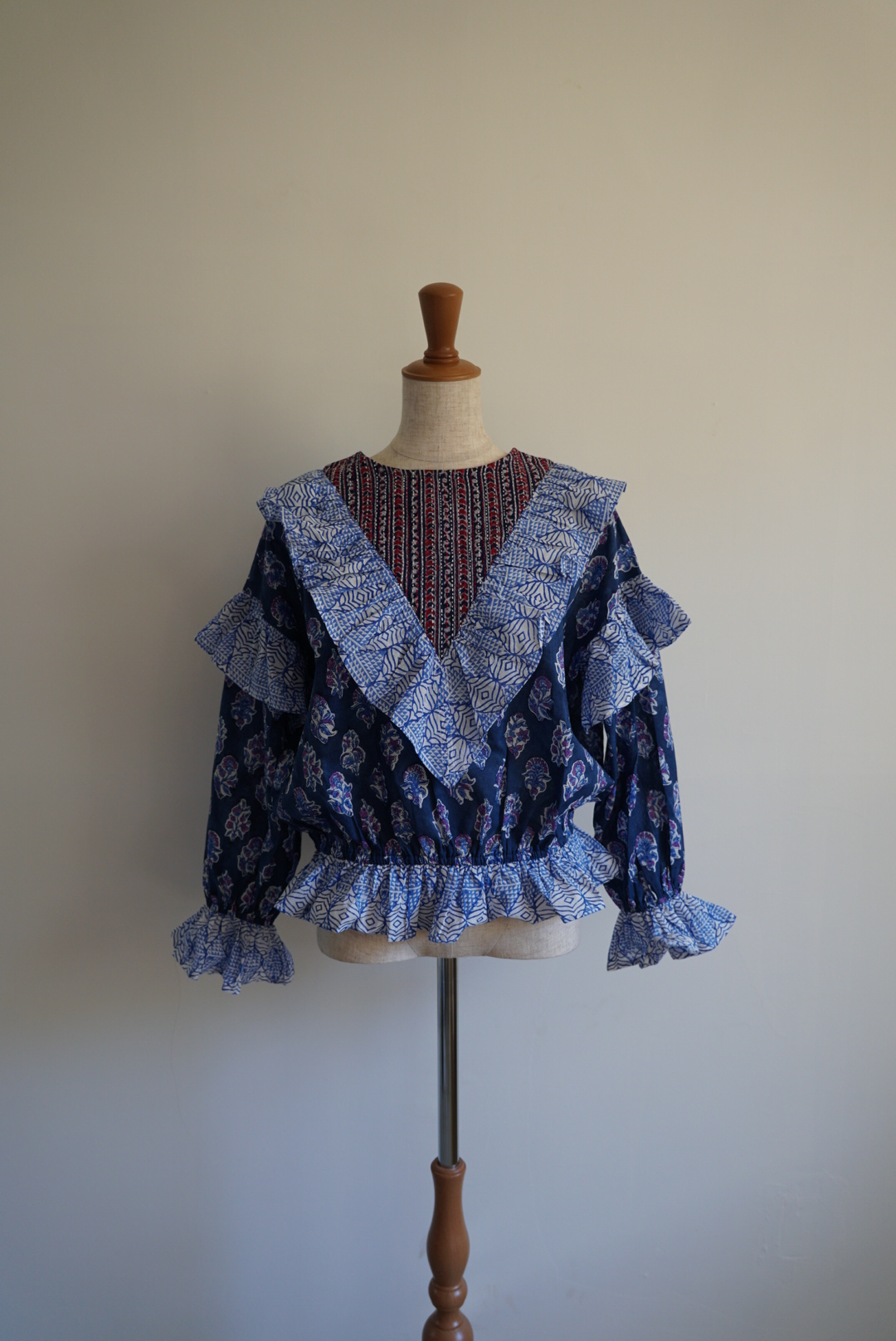 blue×blue kantha blouse