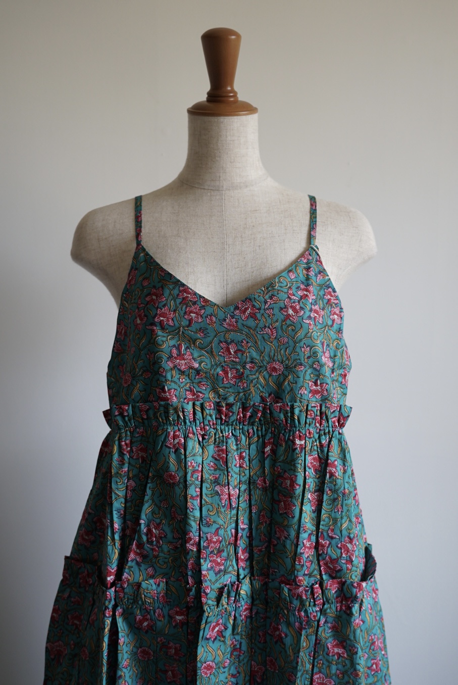 green camisole tiered dress - 画像 (2)