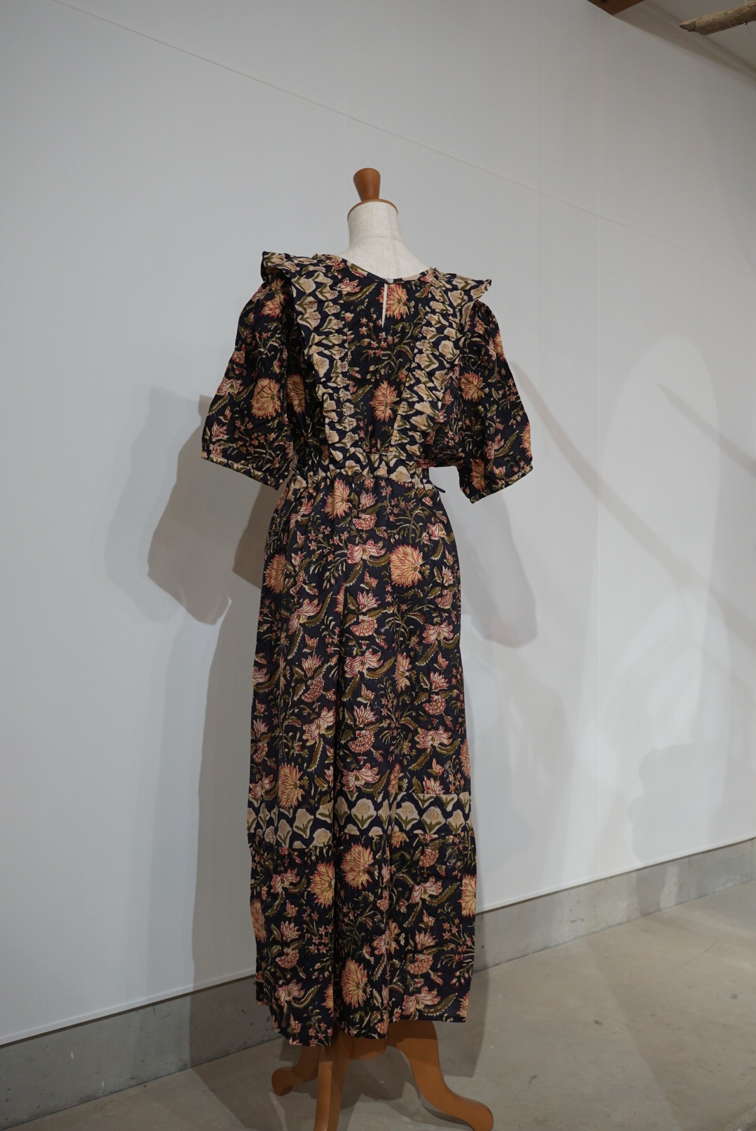 navy cinema puff dress - 画像 (9)