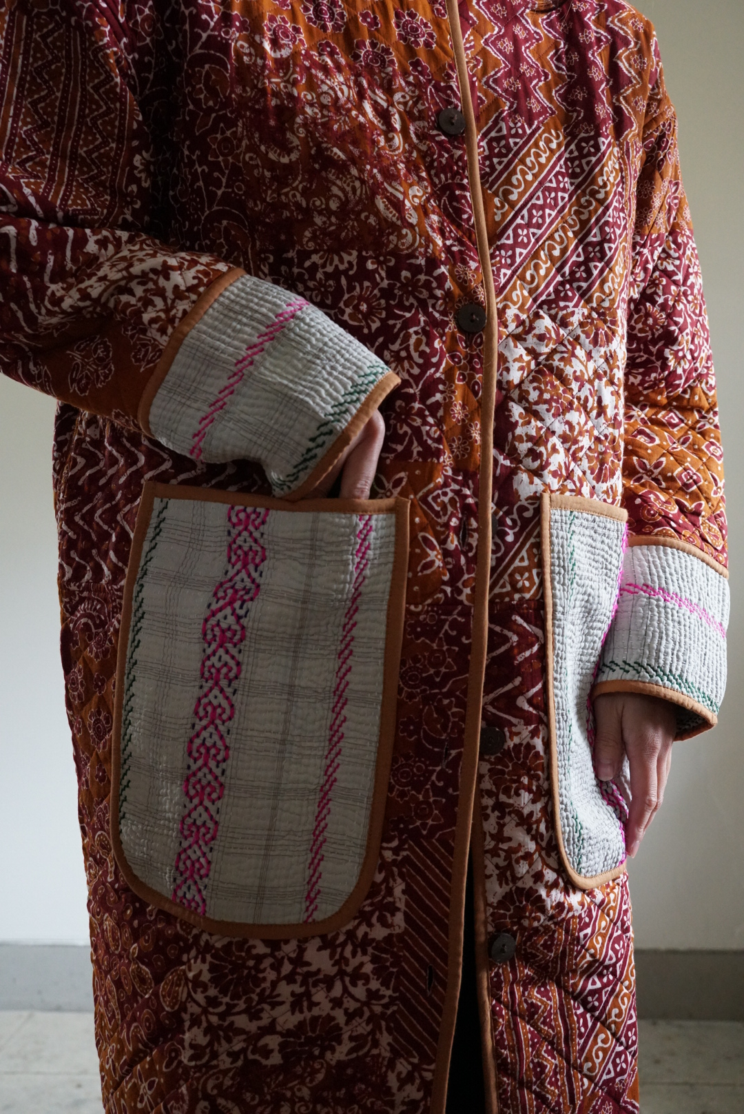 brown camel kantha long jacket - 画像 (6)